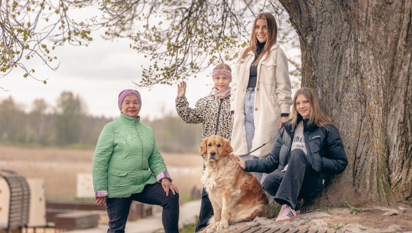 Ema ja vanaema Heili Soome hoiab peret ja hindab oma töökaid mesilasi
